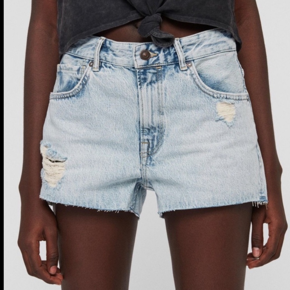 NWT AllSaints Cleo Boyfriend Short Size 26